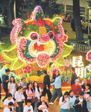 暑期夜经济点亮春城文旅