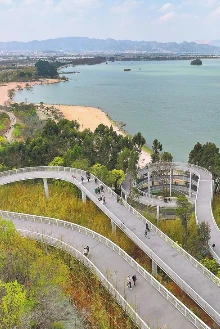 坚持绿色发展擦亮春城名片