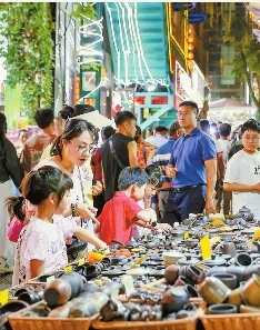 建水紫陶街越夜越美丽